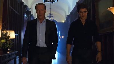 image de la news Titans saison 2 : Bruce Wayne et Superboy se montrent dans le teaser