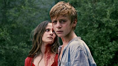 image de la news Bande-annonce Adoration : l'ado de Jusqu'à la garde dans une romance sanglante de Fabrice du Welz