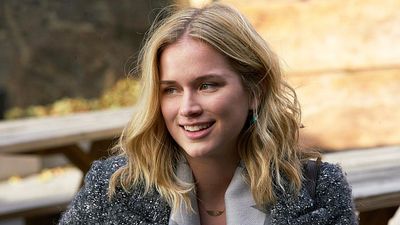 image de la news You sur Netflix : Elizabeth Lail (Beck) confirme son retour en saison 2