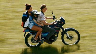 image de la news Bande-annonce Revenir : Niels Schneider et Adèle Exarchopoulos dans un drame rural