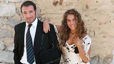 image de la news Mariages ! sur W9 : quel autre film a été un rendez-vous manqué pour Jean Dujardin et Mathilde Seigner ?