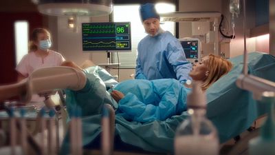 image de la news Demain nous appartient : les premières images de l'accouchement de Chloé [SPOILERS]