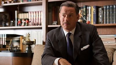 image de la news Dans l’ombre de Mary sur Disney+ : pourquoi a-t-il été interdit de montrer Walt Disney en train de fumer ?