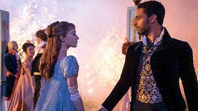 image de la news La Chronique des Bridgerton sur Netflix : des bougies à l'odeur de Simon et Daphné créées par des fans