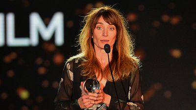 image de la news Dix pour cent : Fanny Herrero réagit au malaise des scénaristes en France