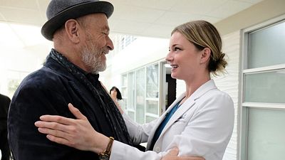 image de la news The Resident saison 3 : comment les scénaristes ont-ils choisi quel personnage allait mourir ?