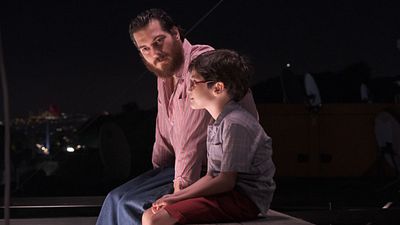 image de la news Des vies froissées sur Netflix : c'est quoi ce film turc sur les traumatismes de l'enfance ?