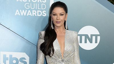 image de la news Mercredi sur Netflix : Catherine Zeta-Jones devient Morticia Addams pour Tim Burton