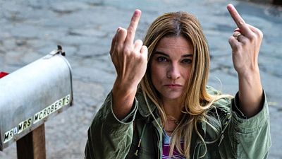 image de la news Kevin Can F**k Himself sur Prime Video : que vaut cette satire des sitcoms ?