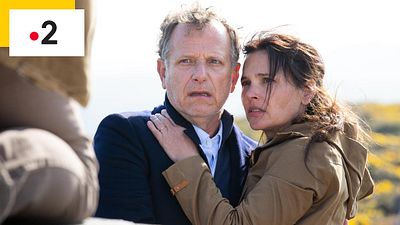 image de la news L'île aux 30 cercueils : Charles Berling et Virginie Ledoyen réagissent à la révélation finale de la série de France 2