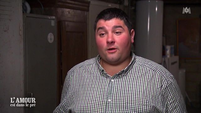 image de la news Valentin revient sur le décolleté de Flavie lors des speed-datings...