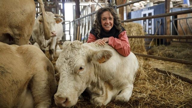 L’amour est dans le pré 2024 (portrait) : qui est Karell, cette agricultrice engagée passionnée de bien-être animal ?