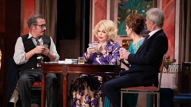 Amanda Lear génialement diabolique dans L’Argent de la vieille : connaissez-vous le film à l’origine de la pièce de théâtre ?