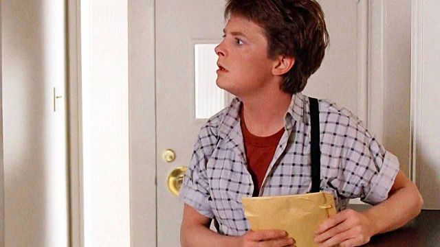 image de la news C'était l'un des plus grands mystères de la fin de Retour vers le Futur : que contient l'enveloppe tenue par Marty ?