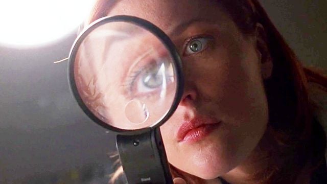 image de la news X-Files : il y a 24 ans, l'un des meilleurs épisodes accueillait un célèbre animateur français, et c'était totalement improbable