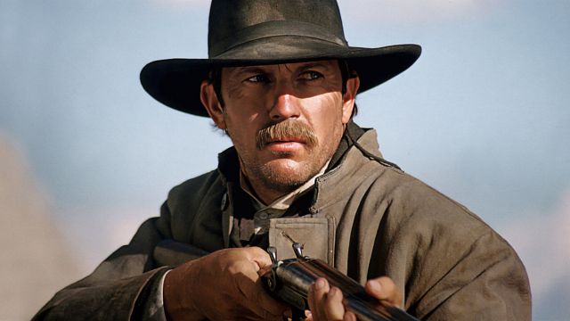 image de la news Il y a 32 ans, Kevin Costner a tout fait pour empêcher la sortie de ce western concurrent au casting impressionnant !