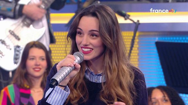 image de la news Exclu. "On n'est pas dans leur couple", Sandy de N'oubliez pas les paroles cash sur Laureen et Tino ! Elle adore regarder L'île de la tentation