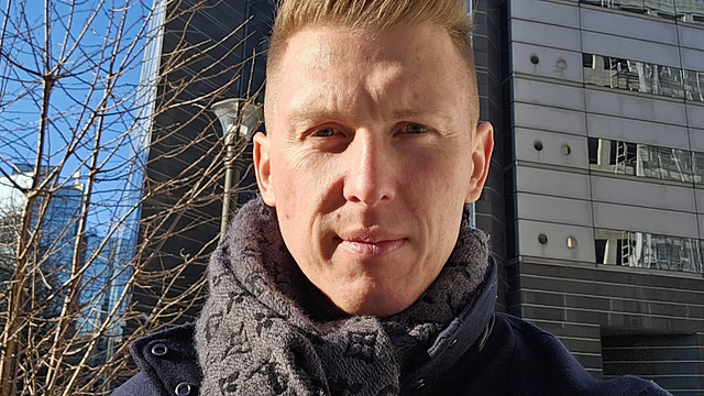 image de la news Familles nombreuses : “pas toujours évidente la vie d’un papa solo”, Nicolas Santoro se confie comme rarement