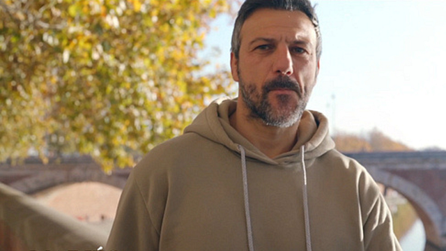 image de la news Mariés au premier regard : “Me vieillit pas au moins”, mésaventure pour Laurent ! Il monte au créneau