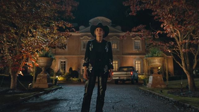 image de la news Premières images : Jessica Chastain se la joue enquêtrice cow-girl dans le True Detective de Netflix