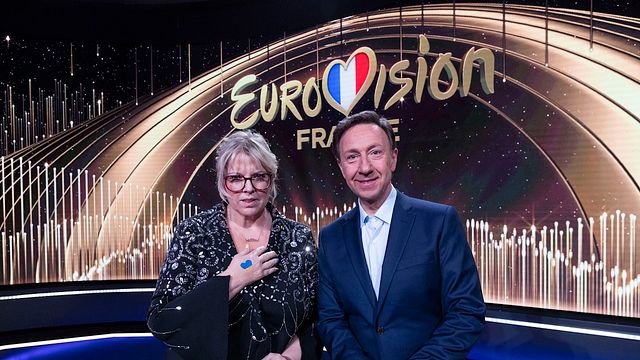 image de la news Eurovision : “Il y a une nouvelle”, Stéphane Bern annonce la remplaçante de Laurence Boccolini et c'est une ancienne Miss France !