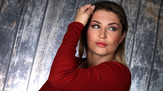 image de la news Durement attaquée sur le plateau de TPMP, Amandine Pellissard entend bien riposter