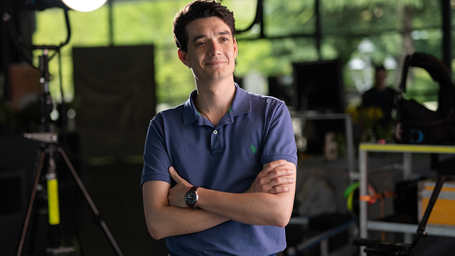 image de la news [EXCLU] Ici tout commence : "On va découvrir une nouvelle facette de Ferdinand"... Simon Dartois revient pour un été sous haute tension