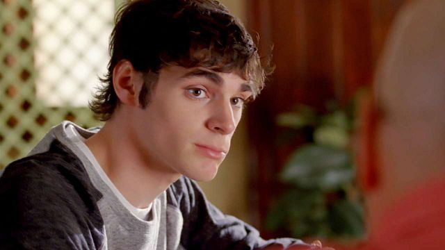 image de la news C'était l'un des visages marquants de Breaking Bad, qu’est devenu RJ Mitte, qui jouait Walter White Jr ?