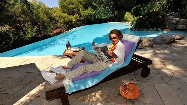 image de la news Vous avez aimé La Femme la plus riche du monde ? (Re)découvrez la passionnante série documentaire sur l'une des affaires les plus médiatisées des 20 dernières années