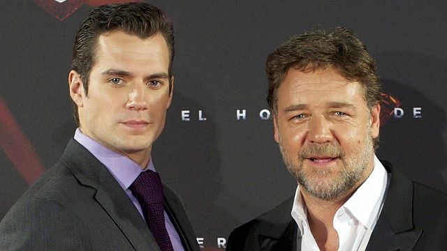 image de la news "Ils te paient très bien, mais ils te traitent très mal" : il y a 26 ans, Russell Crowe et Henry Cavill échangeaient pour la première fois