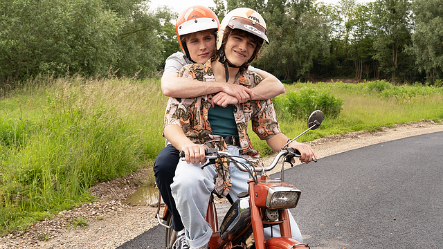 image de la news Les ailes collées sur France 2 : saviez-vous que le film était l'adaptation d'un roman multi-récompensé ?