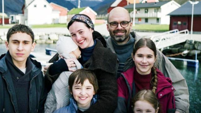 image de la news Complètement chauve ! Reconnaissez-vous cet acteur transformé dans la première photo de cette attente de 2026 ?