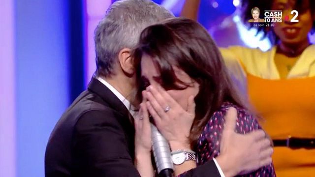 image de la news N’oubliez pas les paroles : la maestro Charlotte fond en larmes en pleine chanson, Nagui la réconforte