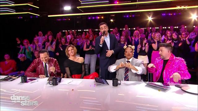 image de la news Danse avec les stars : le jury peut-il parler autant qu’il veut durant la notation ?