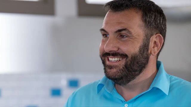 image de la news Camping Paradis : trois apparitions, trois rôles différents ! Cet acteur est de retour dans l'épisode inédit de ce soir