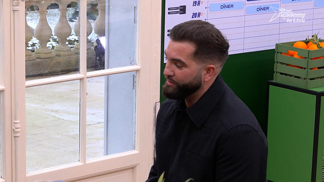 image de la news Surprise matinale, Kendji Girac débarque au château de la Star Academy et partage le petit-dej !