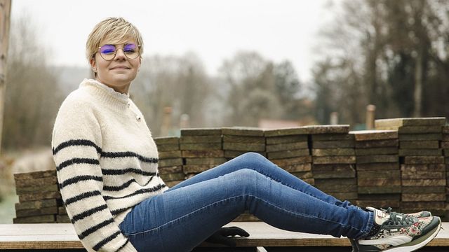 image de la news L’amour est dans le pré 2023 : Qui est Perrine, la benjamine de la saison 18 ? Âge, métier, parcours… portrait !