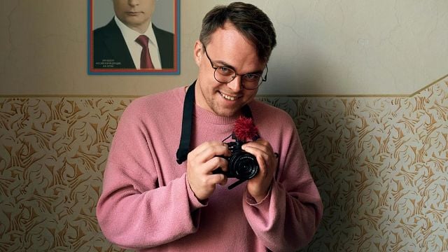 image de la news Il a réalisé ce film au péril de sa vie : Mr. Nobody Against Putin est le premier grand film de ce début d'année et il va vous impressionner