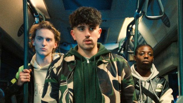 image de la news "Je veux faire des films porteurs de messages" : Just Riadh nous parle du thriller social N121 - Bus de nuit à voir au cinéma