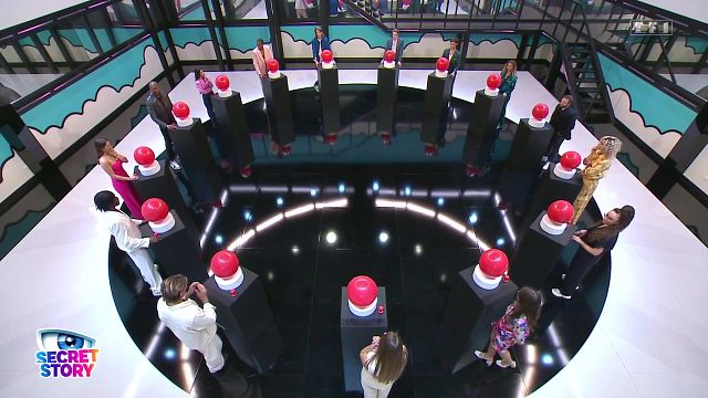 image de la news "Méfiez-vous des apparences" : qui sont les candidats de Secret Story sauvés de l’élimination ce mercredi 24 avril ?