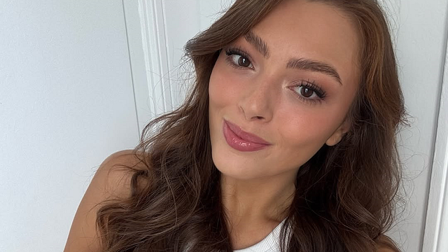 image de la news Miss France 2025 (portrait) : qui est Clara Diry, la Miss Bourgogne sosie de Rachel Legrain-Trapani ?