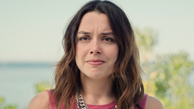 image de la news Plus belle la vie : Charlie n'est pas celle que l'on croit ! On sait désormais pourquoi elle veut se venger d'Ophélie et tout s'explique