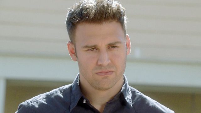 image de la news 9-1-1 sur M6 : Ryan Guzman (Eddie) va-t-il quitter la série ? On a la réponse