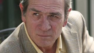 Tommy Lee Jones endosse l'uniforme du général MacArthur