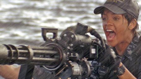 Rihanna, l'économie des mots dans "Battleship"