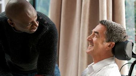 image de la news Omar Sy s'invite sur scène au concert de Earth, Wind & Fire ! [VIDEO]