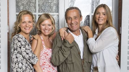 image de la news La photo des retrouvailles entre "Premiers baisers" et "Les Mystères de l'amour" [PHOTO]
