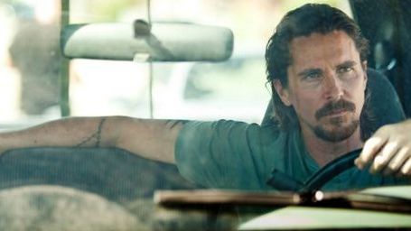image de la news Christian Bale dans l'imper' du détective Travis McGee ?