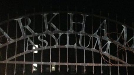 image de la news Gotham : l'asile d'Arkham en sale état sur une nouvelle photo