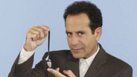 image de la news Nurse Jackie : l'hôpital recrute la star de Monk Tony Shalhoub